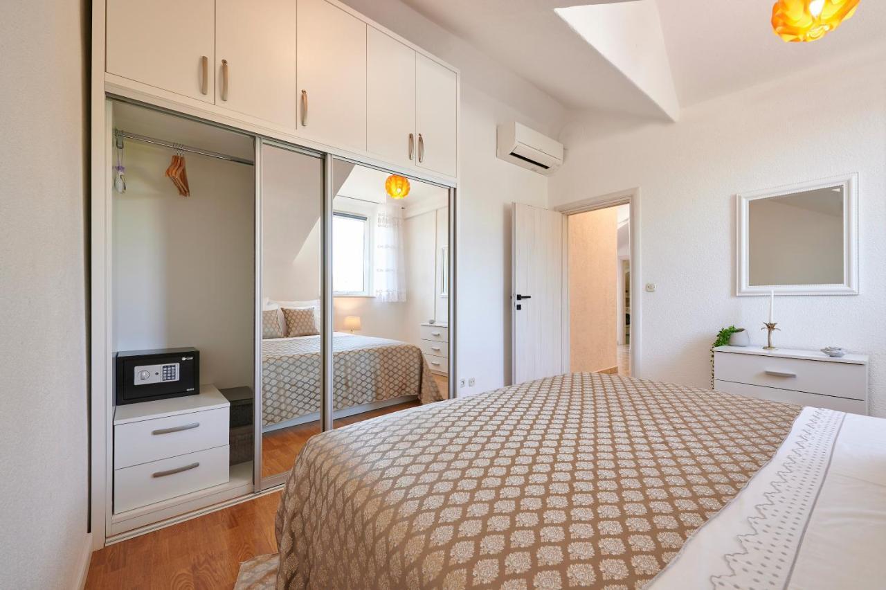 Apartment Ana-Marija Trogir Bagian luar foto